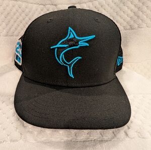 New Era 59FIFTY Miami Marlins hat. Size 8